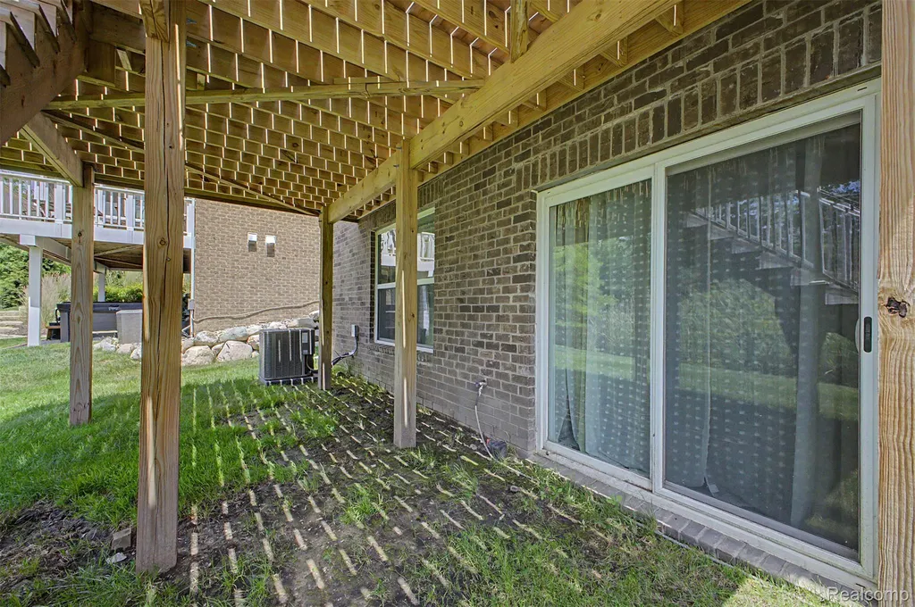 18729 Cumberland Court Northville Township MI 48168