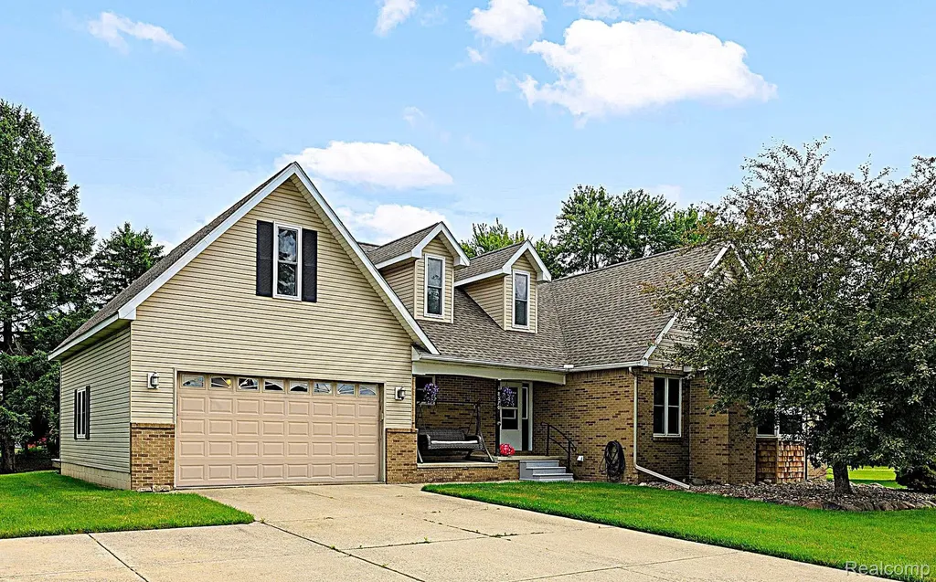 18570 Hollie Drive Macomb Township MI 48044