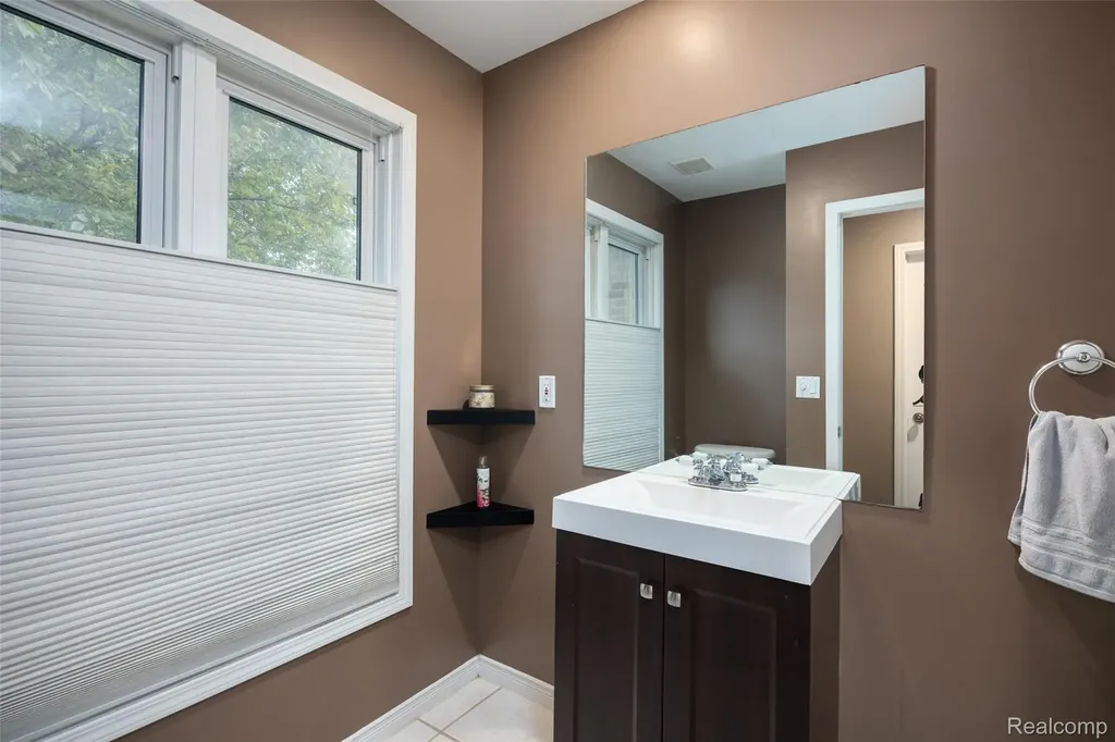 18570 Hollie Drive Macomb Township MI 48044