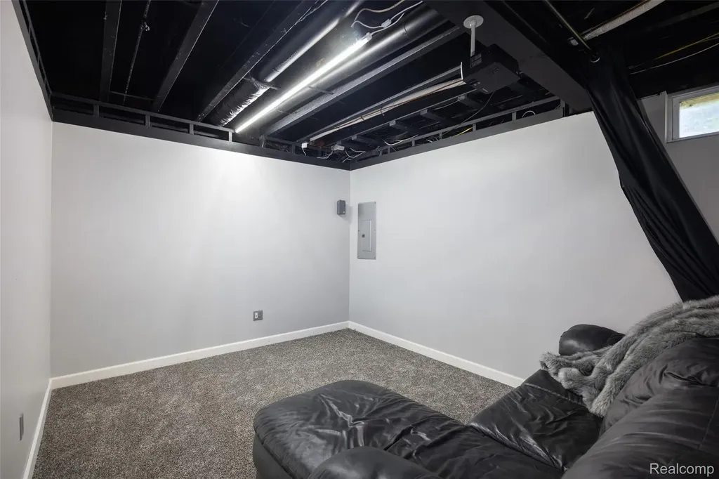 18570 Hollie Drive Macomb Township MI 48044