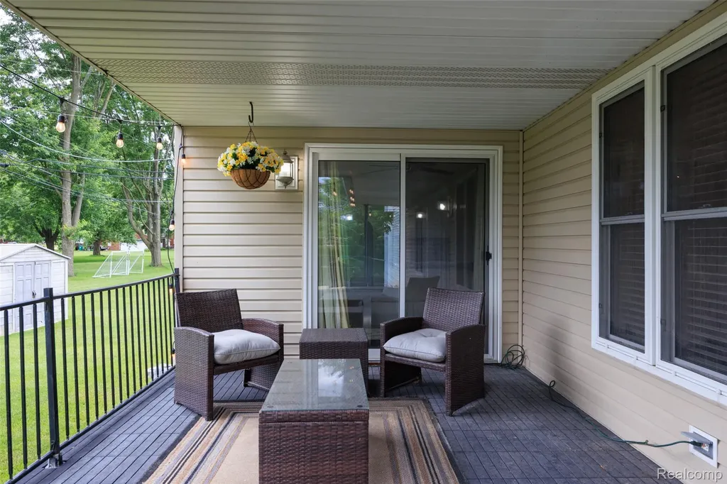 18570 Hollie Drive Macomb Township MI 48044