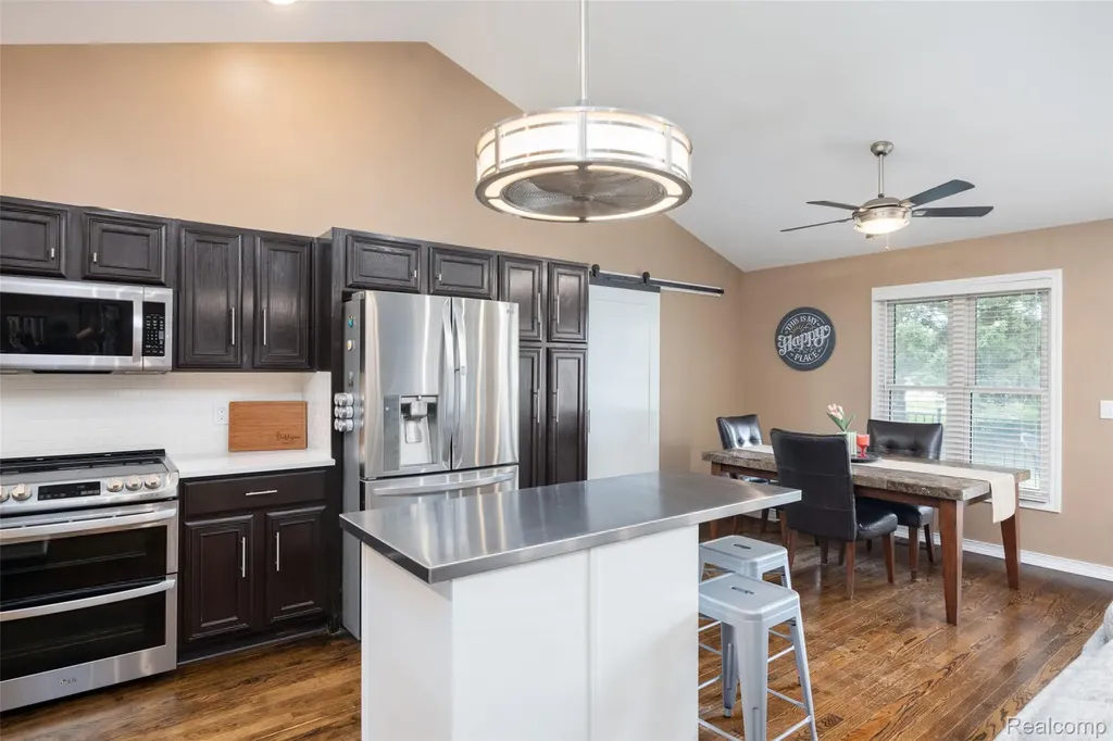 18570 Hollie Drive Macomb Township MI 48044