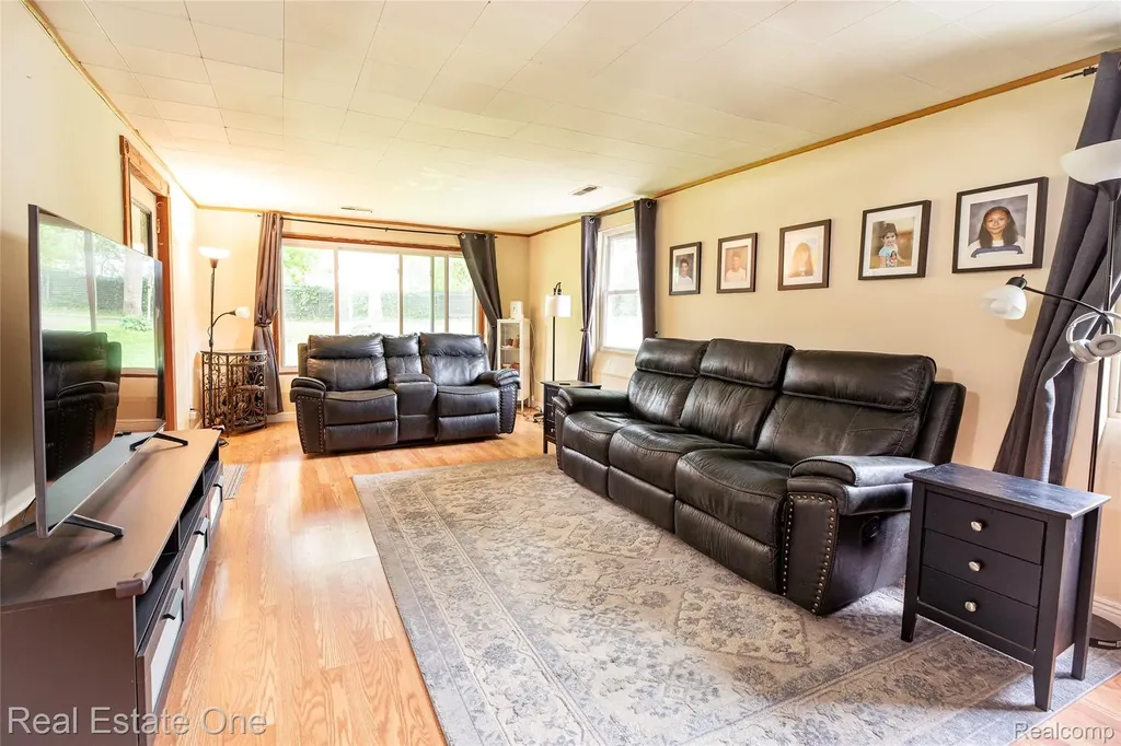 875 S Grey Road Auburn Hills City MI 48326