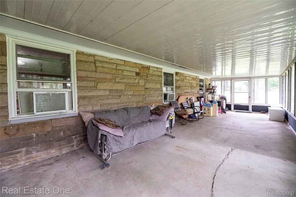 875 S Grey Road Auburn Hills City MI 48326