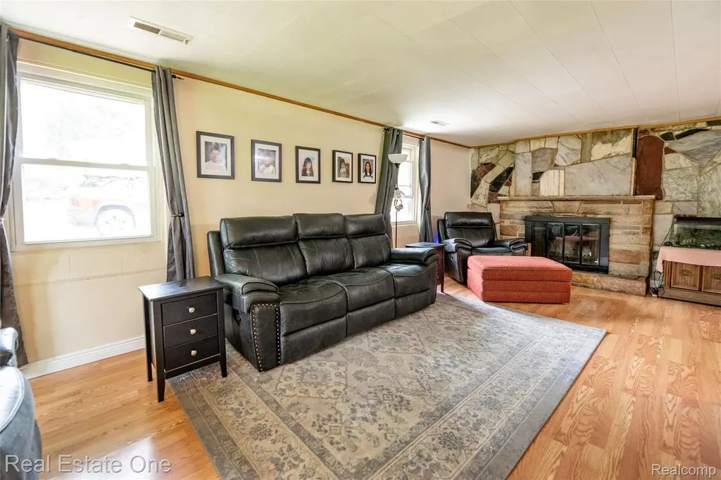875 S Grey Road Auburn Hills City MI 48326