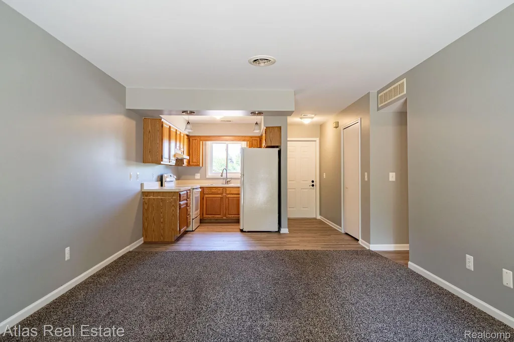 2255 N Milford Road Highland Charter Township MI 48357