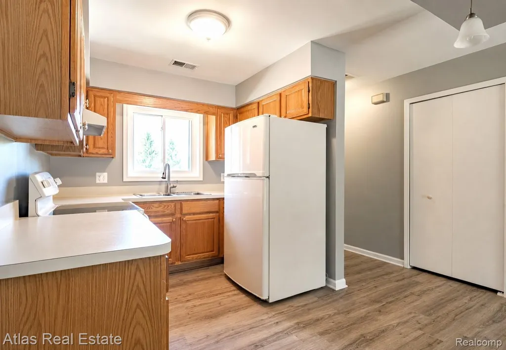 2255 N Milford Road Highland Charter Township MI 48357