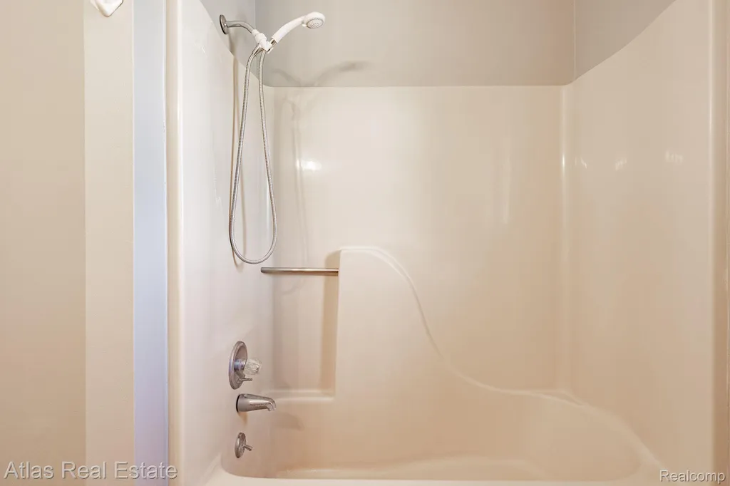 2255 N Milford Road Highland Charter Township MI 48357