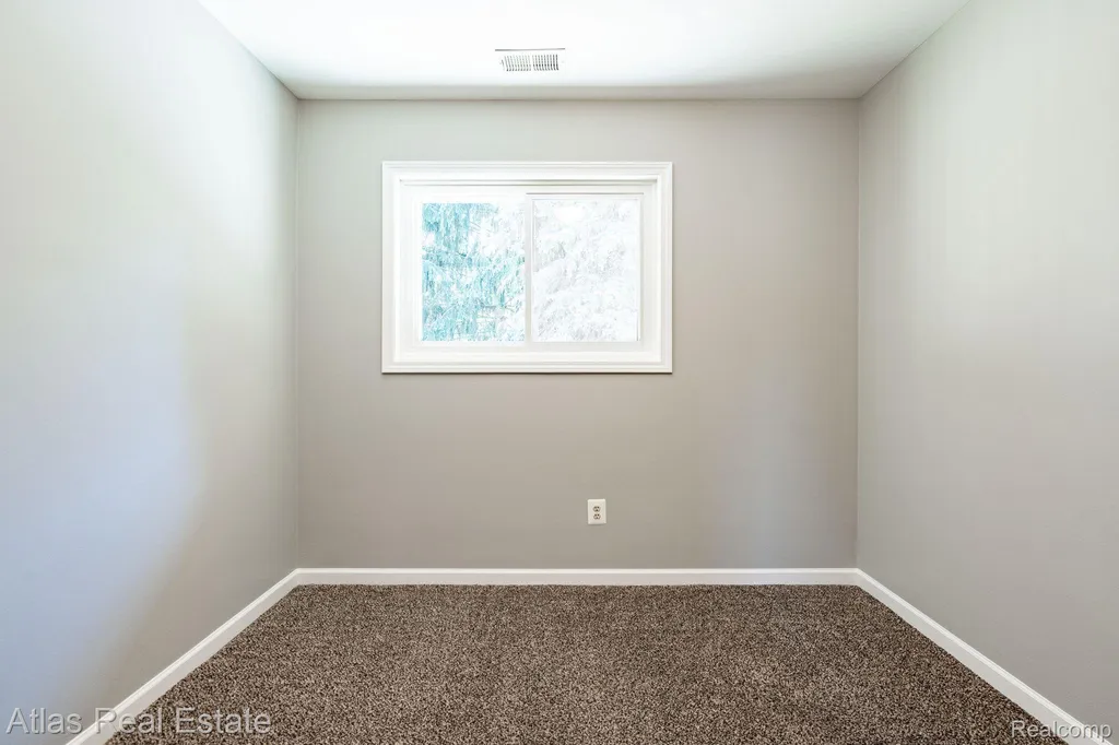 2255 N Milford Road Highland Charter Township MI 48357