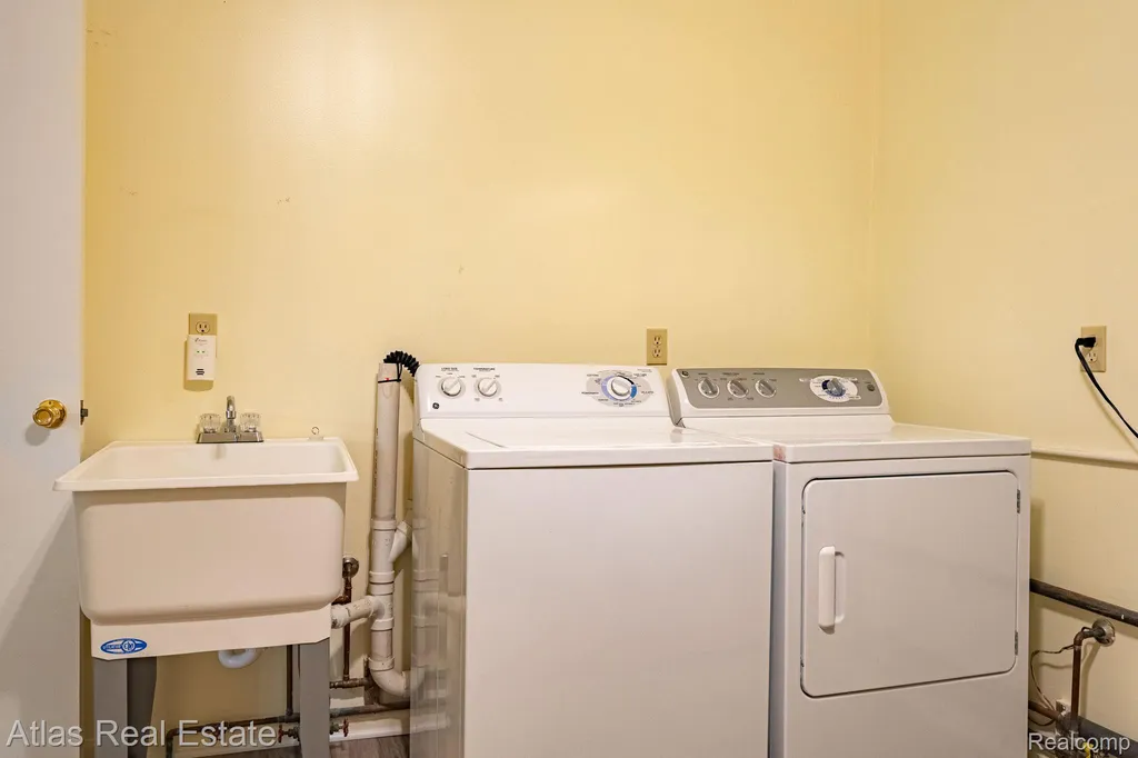 2255 N Milford Road Highland Charter Township MI 48357