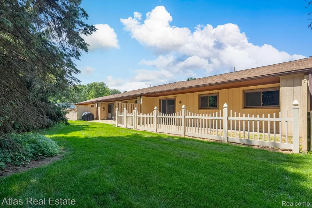 2255 N Milford Road Highland Charter Township MI 48357