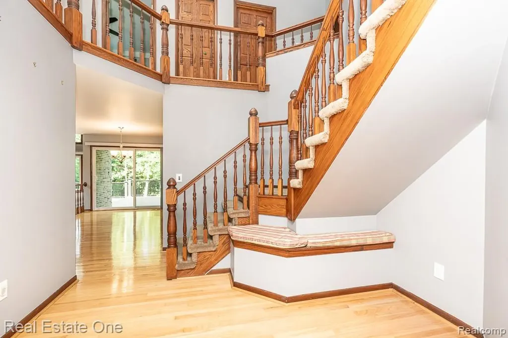 5129 Highmount Drive Troy City MI 48098
