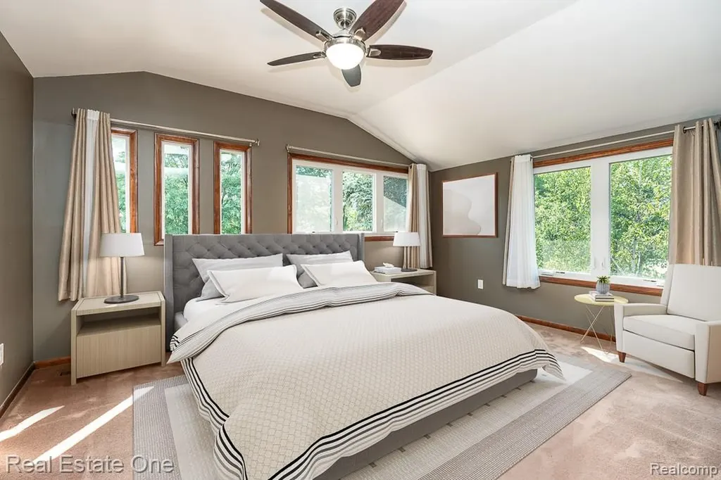 5129 Highmount Drive Troy City MI 48098