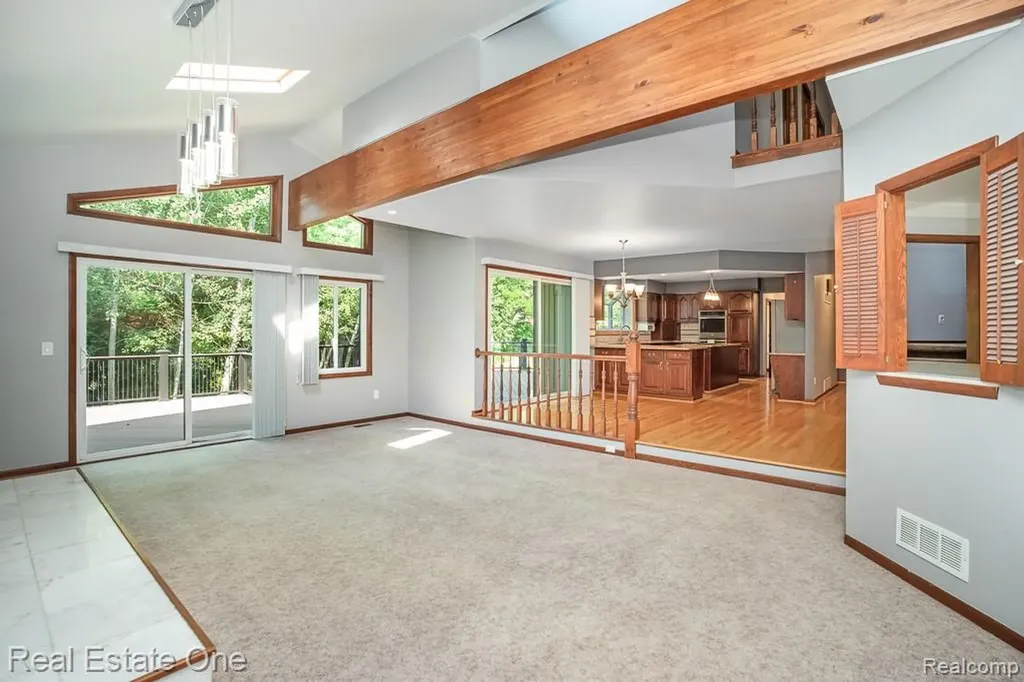 5129 Highmount Drive Troy City MI 48098