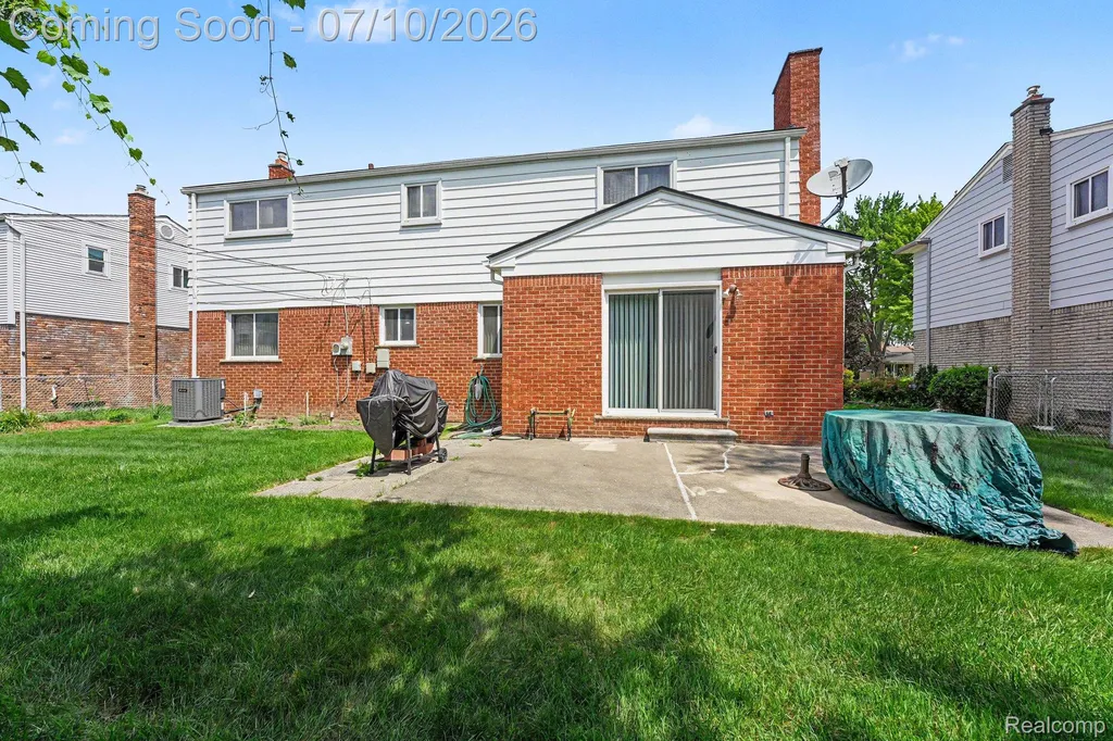 17321 Madison Street Southfield City MI 48076