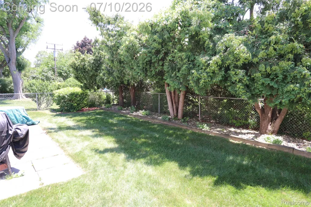 17321 Madison Street Southfield City MI 48076