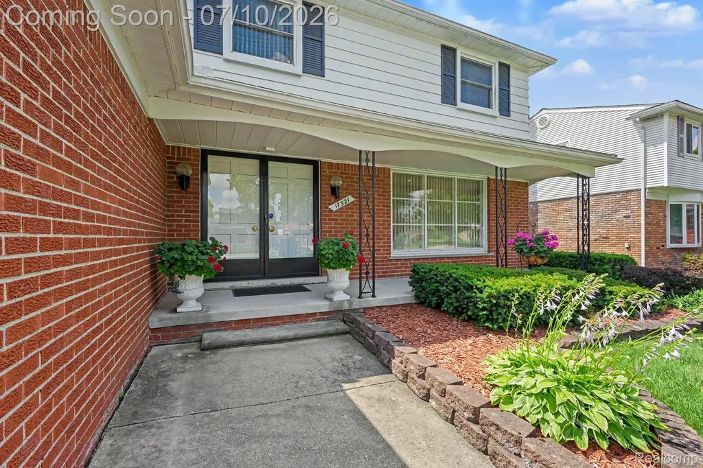 17321 Madison Street Southfield City MI 48076