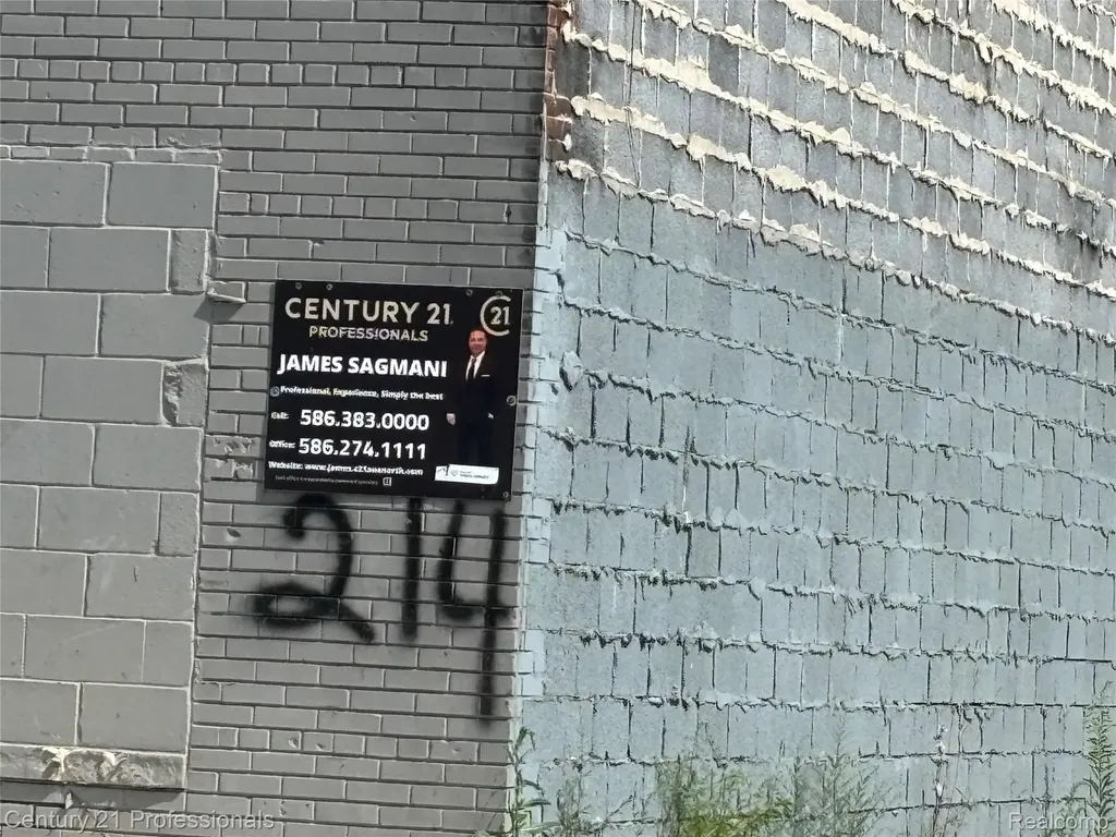 218 W 7 Mile Road Detroit City MI 48203