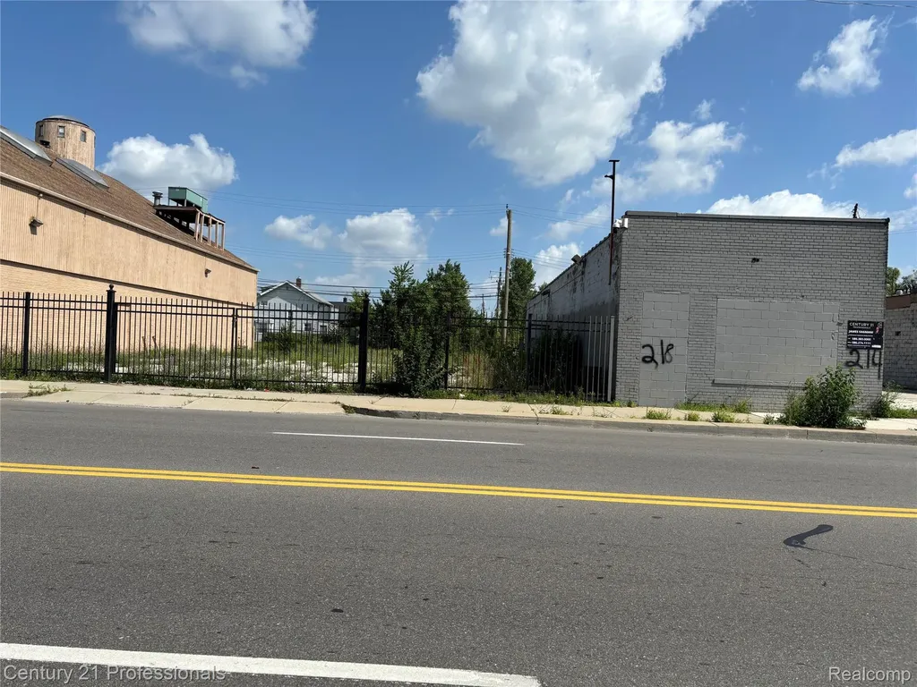 218 W 7 Mile Road Detroit City MI 48203