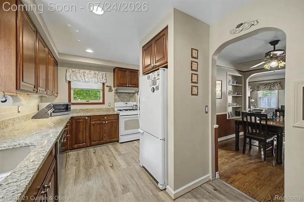 2660 Thomas Avenue Berkley City MI 48072