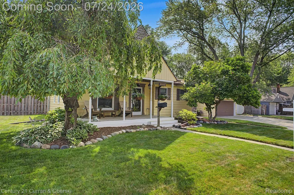 2660 Thomas Avenue Berkley City MI 48072