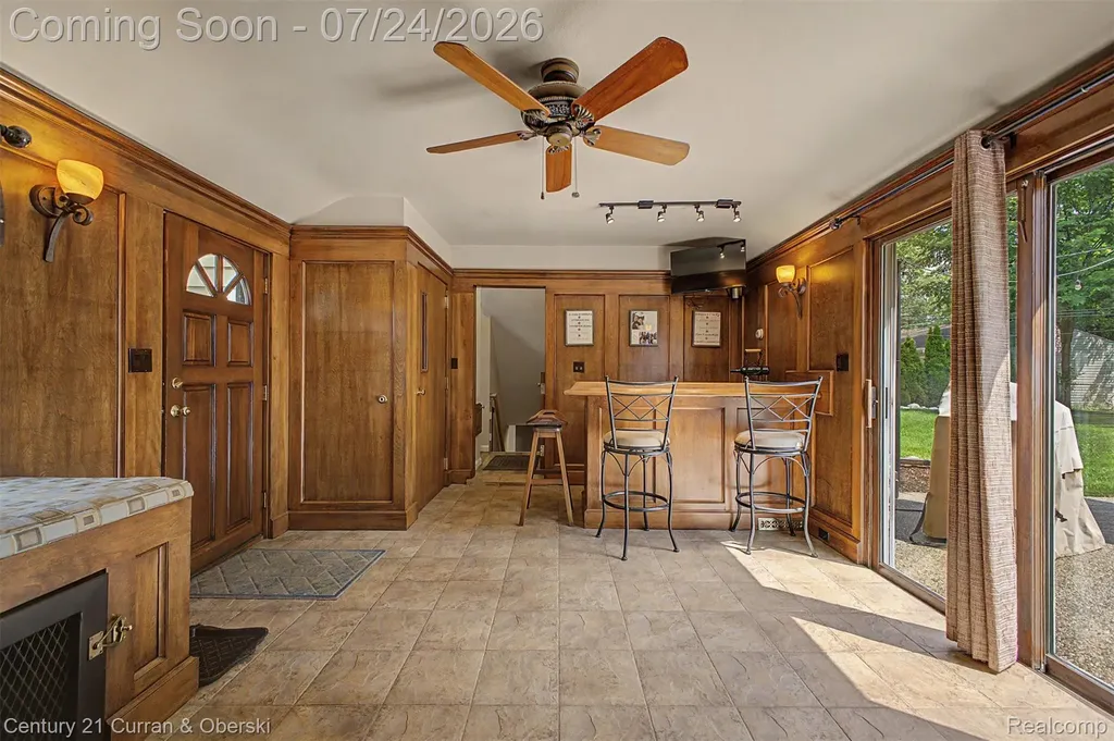 2660 Thomas Avenue Berkley City MI 48072