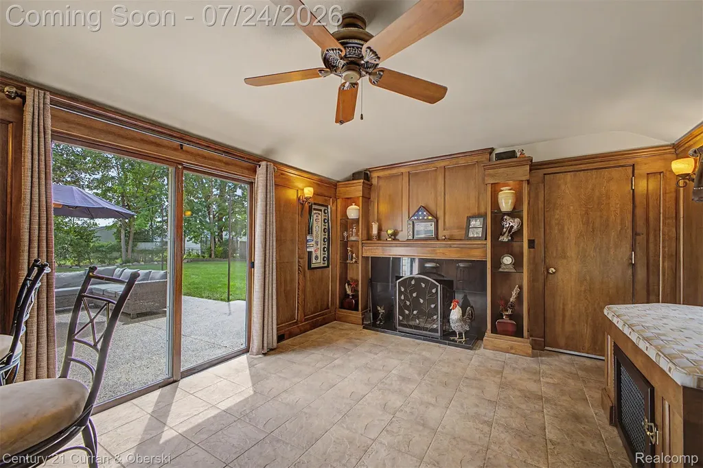 2660 Thomas Avenue Berkley City MI 48072