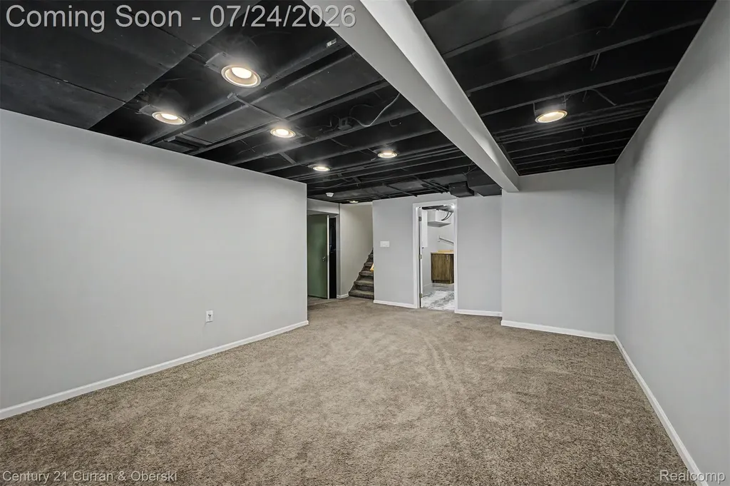 2660 Thomas Avenue Berkley City MI 48072