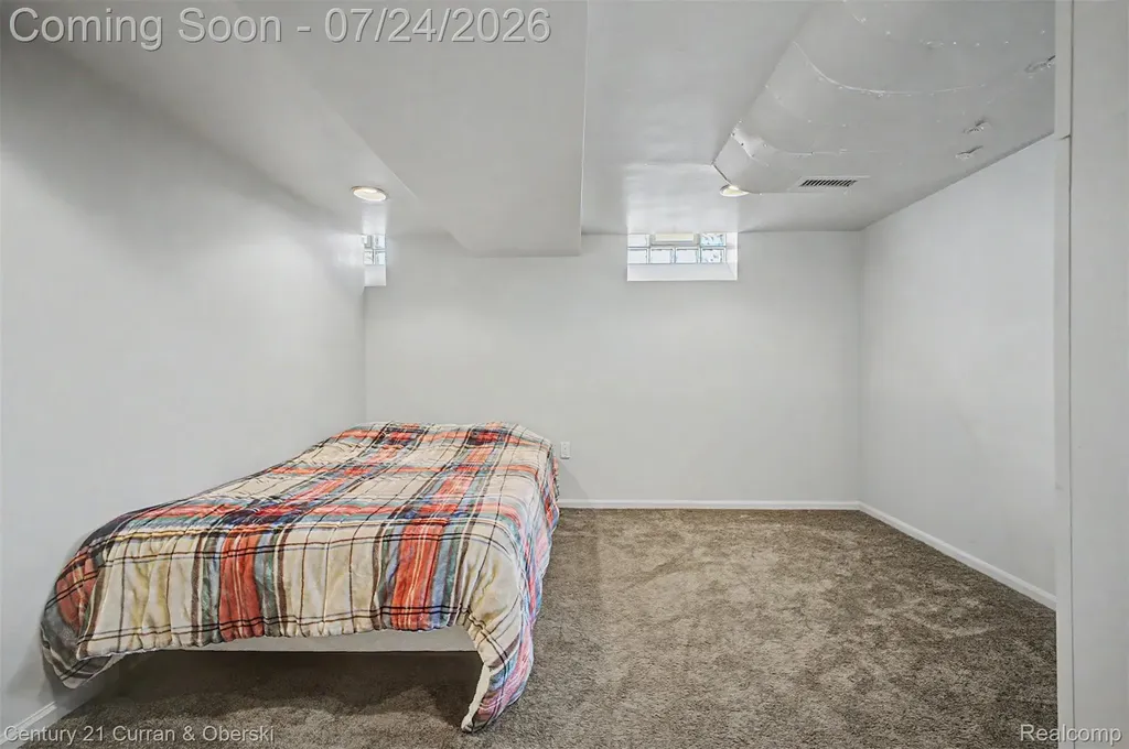 2660 Thomas Avenue Berkley City MI 48072