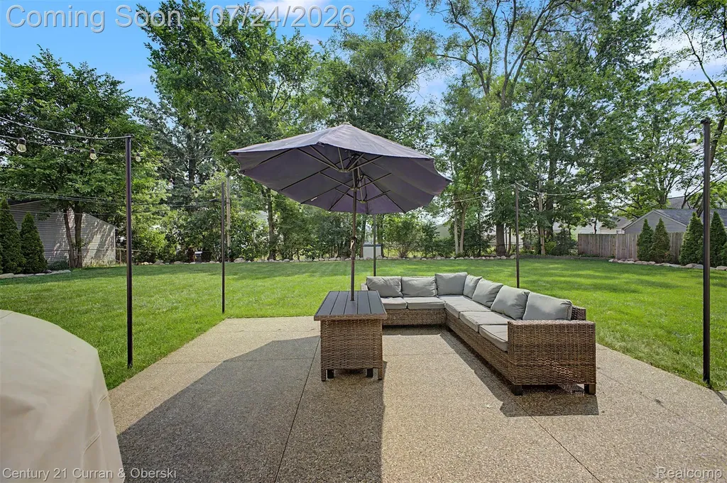 2660 Thomas Avenue Berkley City MI 48072