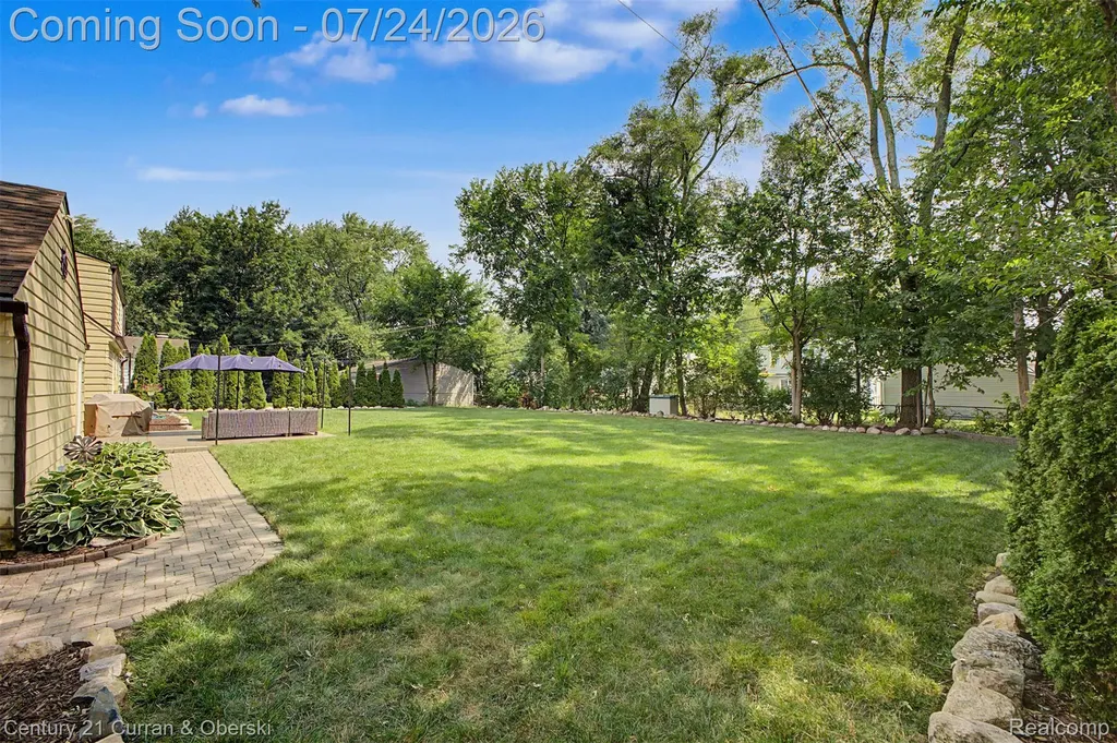 2660 Thomas Avenue Berkley City MI 48072