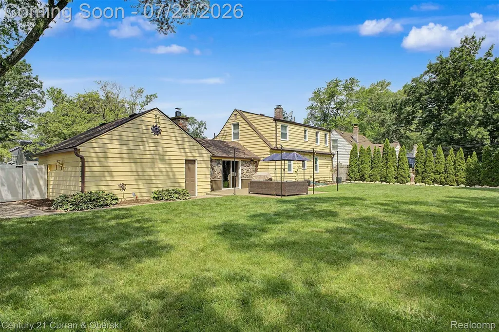 2660 Thomas Avenue Berkley City MI 48072