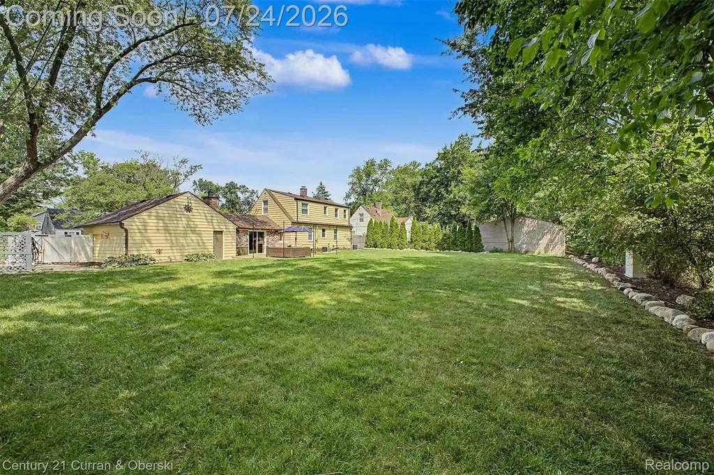 2660 Thomas Avenue Berkley City MI 48072
