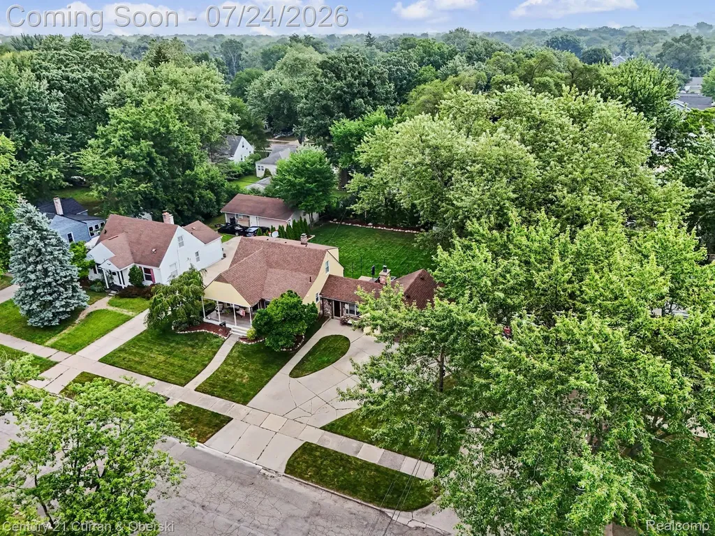 2660 Thomas Avenue Berkley City MI 48072