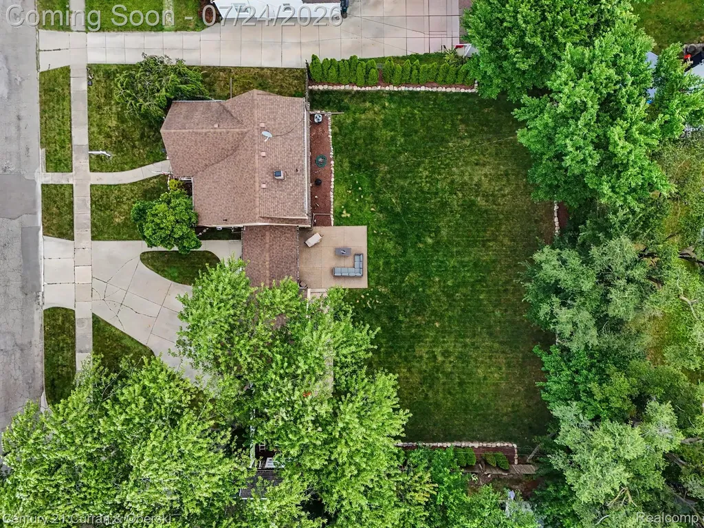 2660 Thomas Avenue Berkley City MI 48072