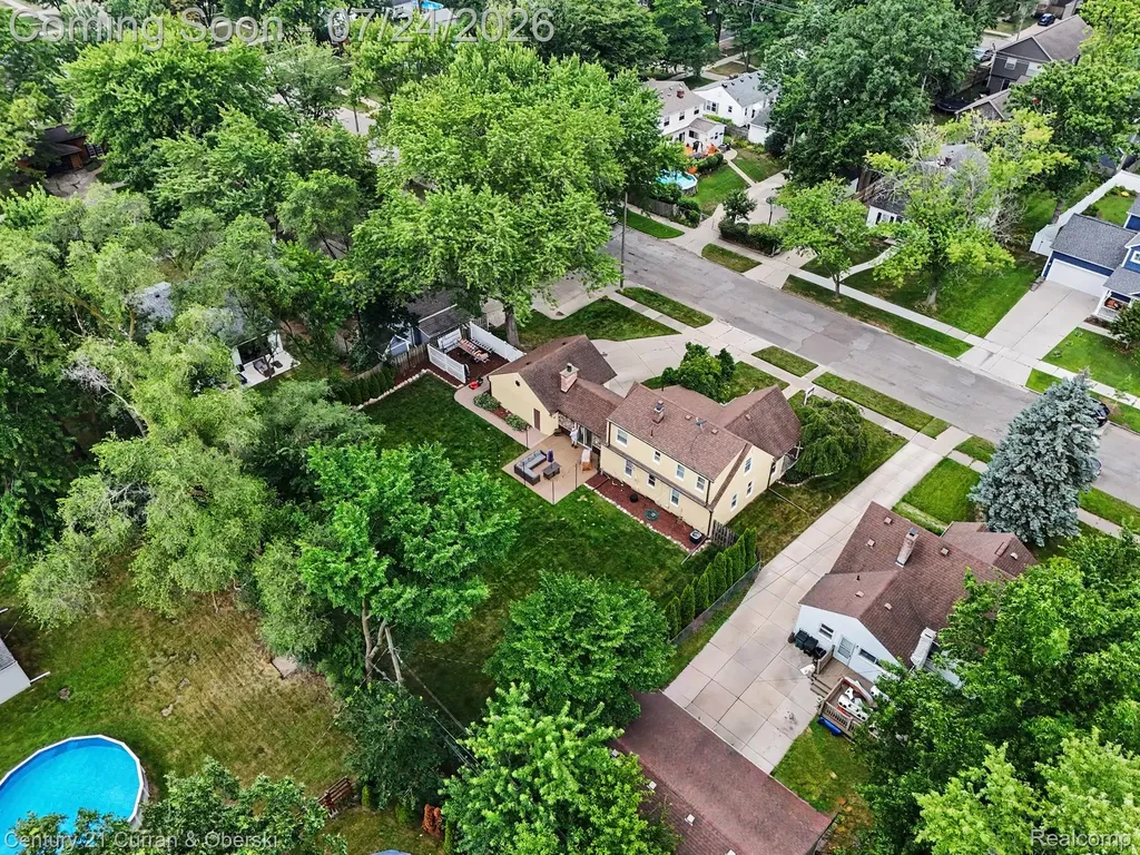 2660 Thomas Avenue Berkley City MI 48072