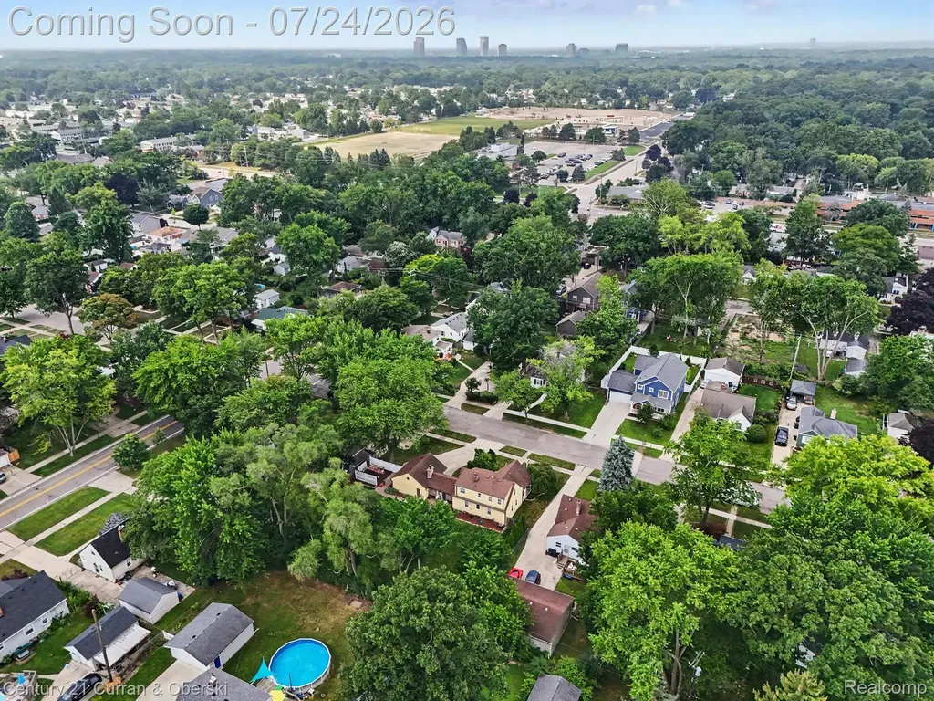 2660 Thomas Avenue Berkley City MI 48072