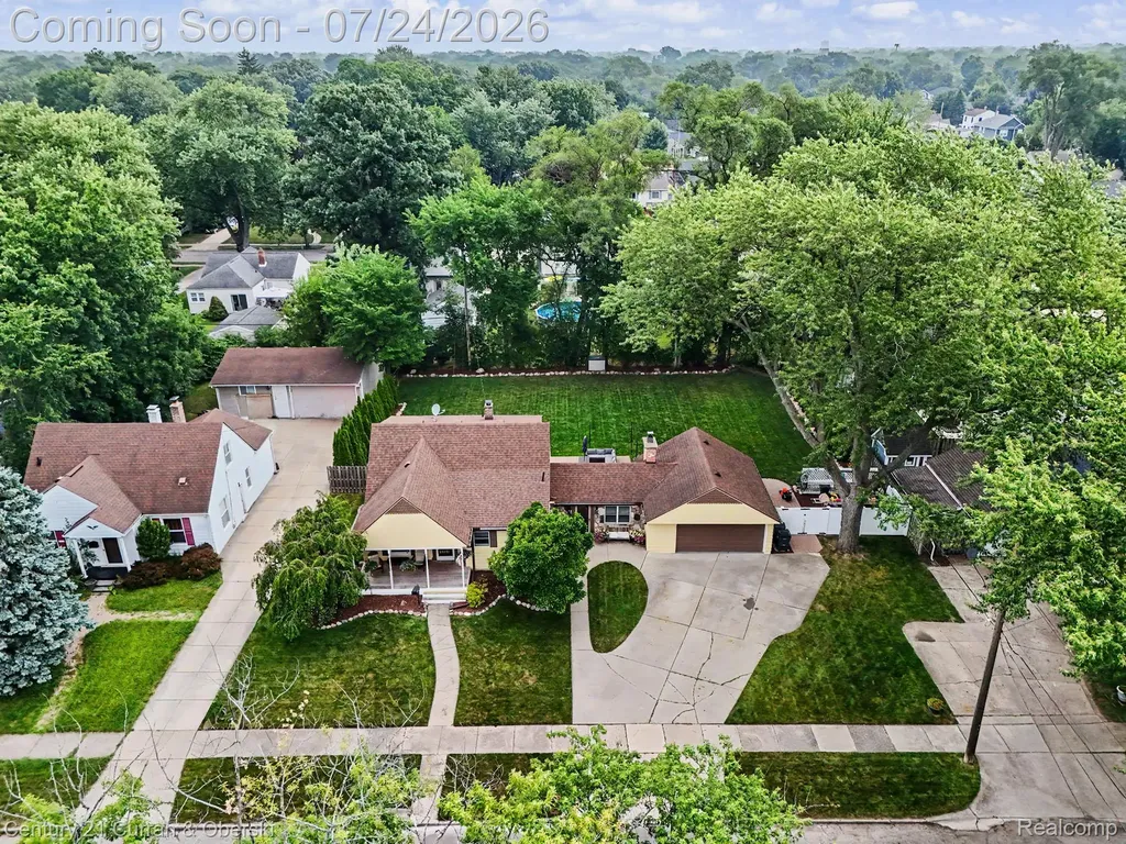 2660 Thomas Avenue Berkley City MI 48072