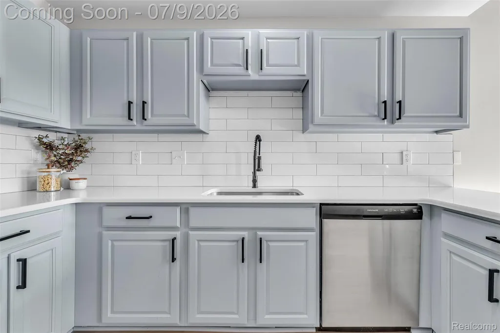 25476 Tara Lane Brownstown Charter Township MI 48134