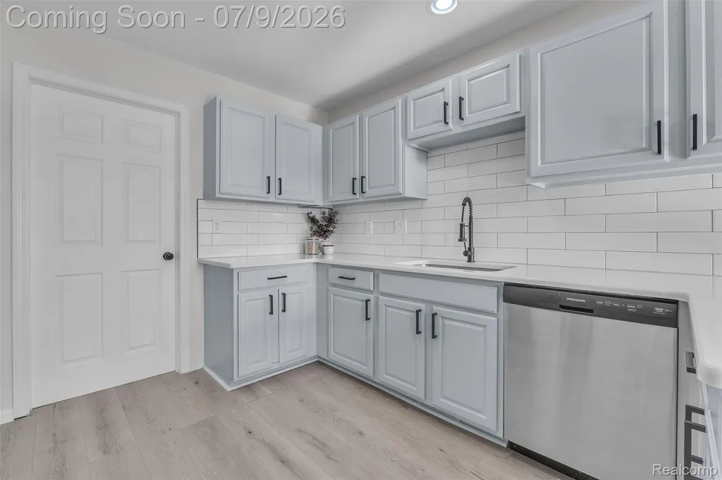 25476 Tara Lane Brownstown Charter Township MI 48134