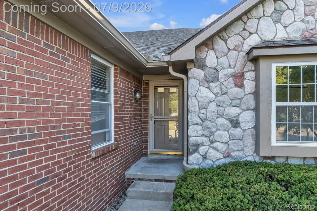 25476 Tara Lane Brownstown Charter Township MI 48134