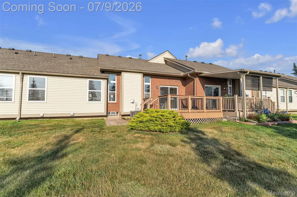 25476 Tara Lane Brownstown Charter Township MI 48134