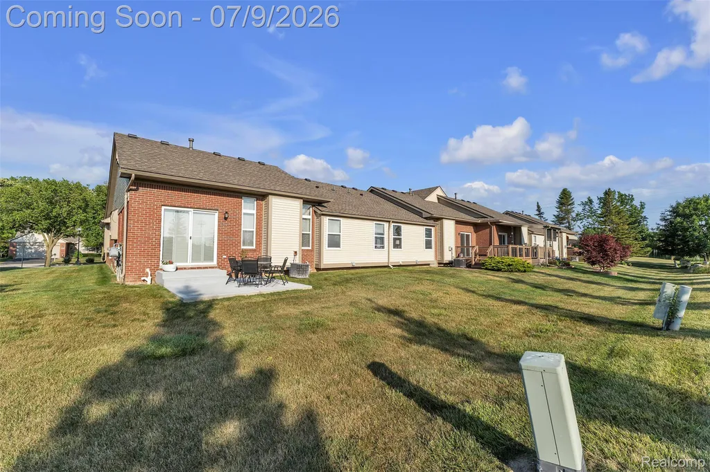 25476 Tara Lane Brownstown Charter Township MI 48134