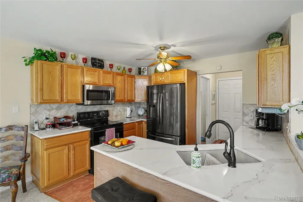 5478 Red Oak Court Fenton Charter Township MI 48451