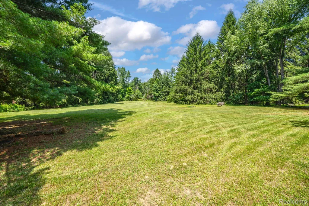 4565 Brookside Road Hartland Township MI 48430