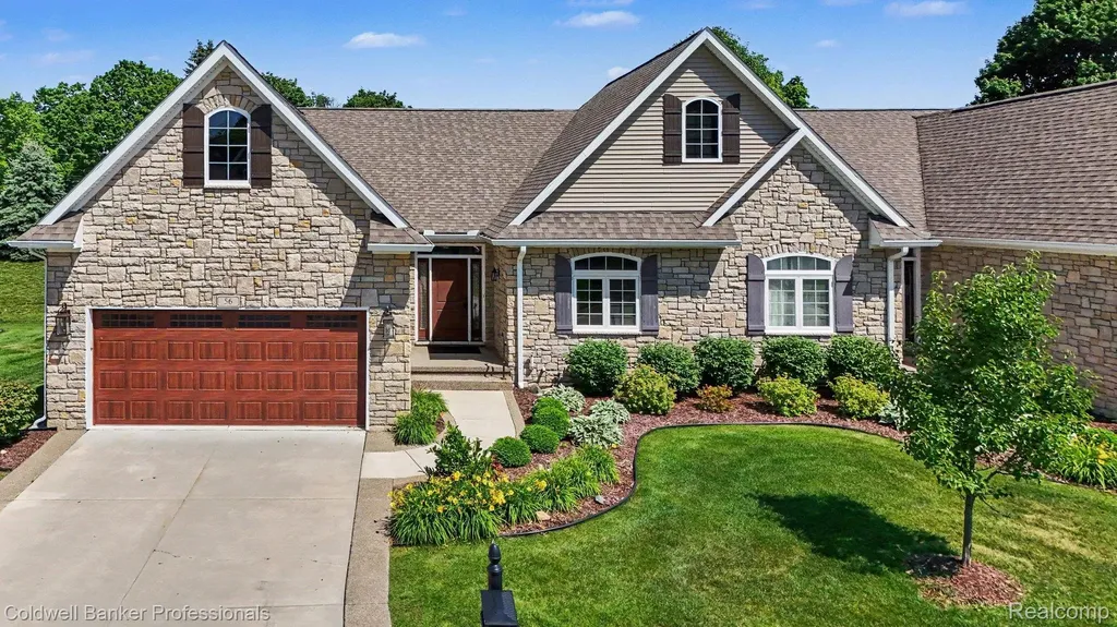 56 Fox Hollow Drive Lapeer City MI 48455