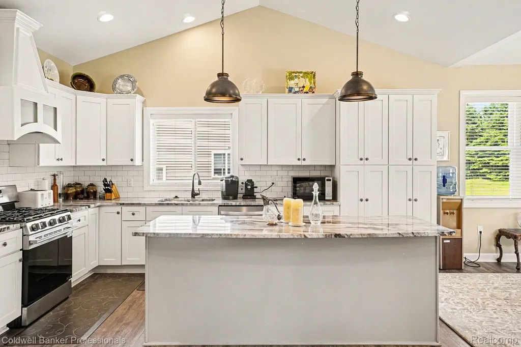 56 Fox Hollow Drive Lapeer City MI 48455