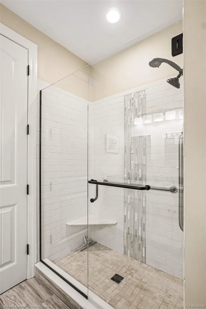 56 Fox Hollow Drive Lapeer City MI 48455