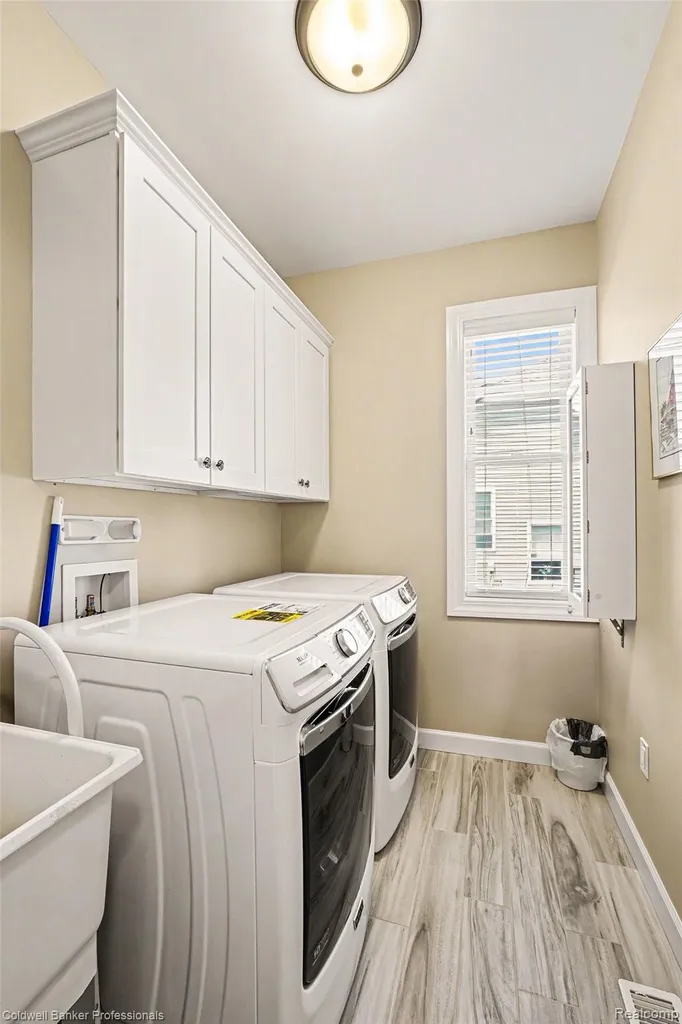 56 Fox Hollow Drive Lapeer City MI 48455