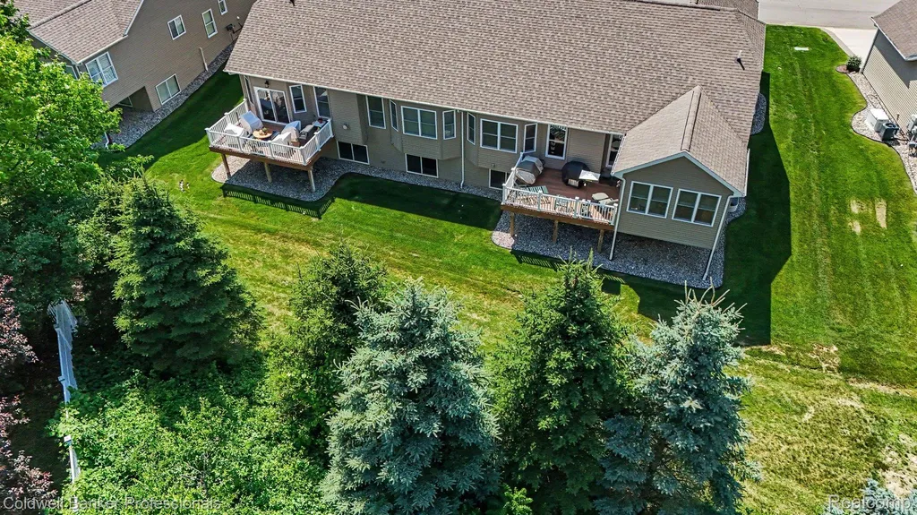 56 Fox Hollow Drive Lapeer City MI 48455